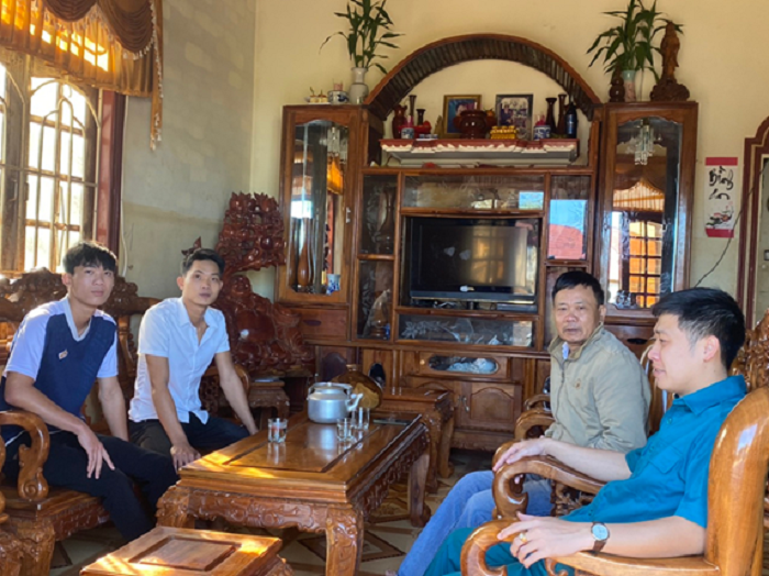 Thanh nien thị tran san sang le duong nhap ngu 1